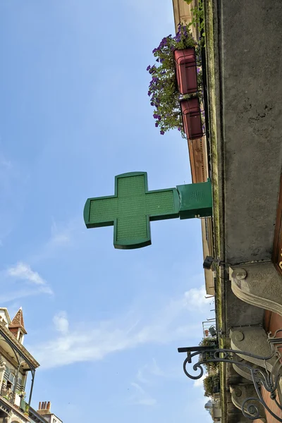 Green pharmacy sign — Stock Photo, Image