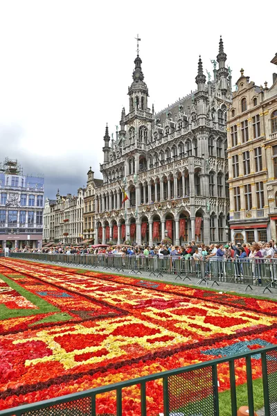 Riesiger Teppich am Grand Place in Brüssel — Stockfoto