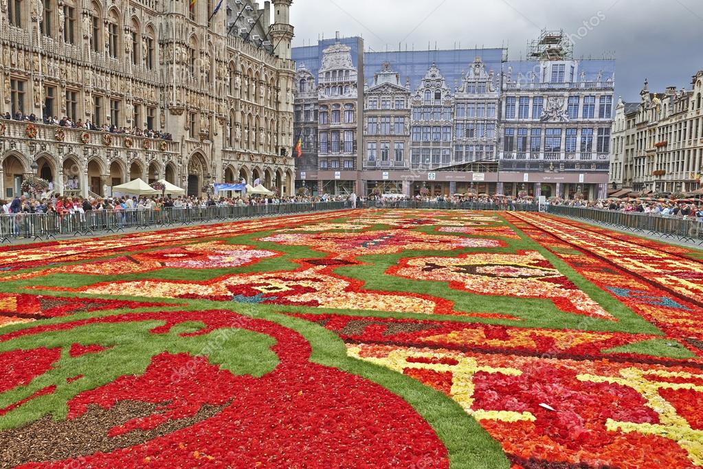 Obří koberec na Grand Place v Bruselu - Stock redakční Foto © Bombaert #  51381223