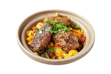 Fas Kofte Kuskus 'unun yakın çekim görüntüsü. Kırpma yolu ile beyaz üzerinde izole