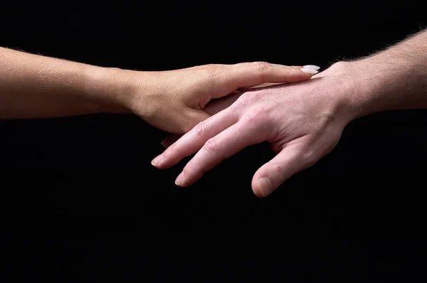 情感的概念 触觉通过与男性和女性的手接触来表达感情和情感 — 图库照片