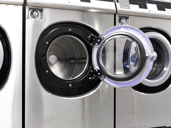 Industriële Wasmachines Een Openbare Wasserette — Stockfoto