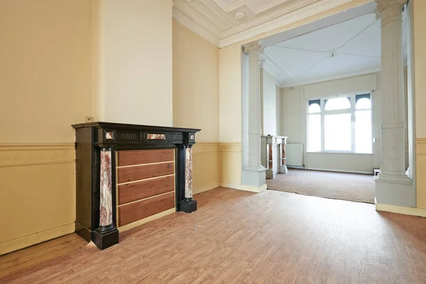 Empty Apartment Two Classical Fireplaces Perspective Renovation — Stock Photo, Image