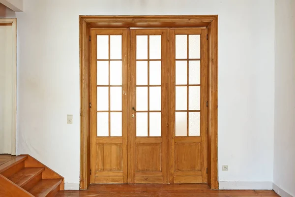 Interior Aged Wooden Door Glasses Frames Empty Room — 图库照片