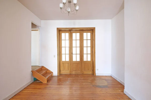 Interior Aged Wooden Door Glasses Frames Empty Room — Stock Photo, Image