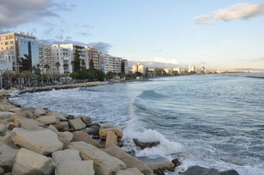 Kıbrıs 'taki güzel Akti Olympion Plajı Limasol