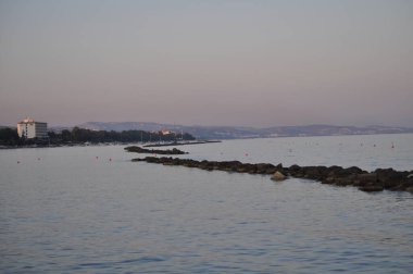 Kıbrıs 'taki güzel Akti Olympion Plajı Limasol