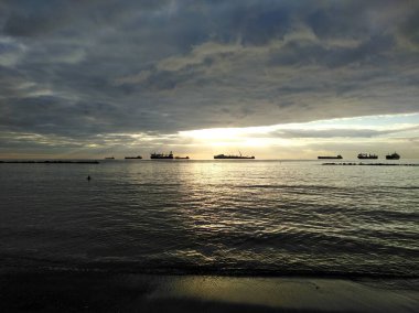 Kıbrıs 'taki güzel Akti Olympion Plajı Limasol