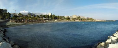 Kıbrıs 'taki güzel Afrodit Sahili (Agios Tychon) Sahil Limasol