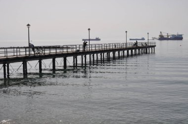 Kıbrıs 'taki güzel Limasol Enaerios Plajı Limasol