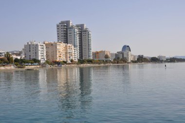 Kıbrıs 'taki güzel Limasol Enaerios Plajı Limasol