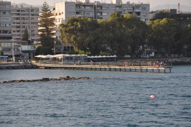 Kıbrıs 'taki güzel Limasol Enaerios Plajı Limasol