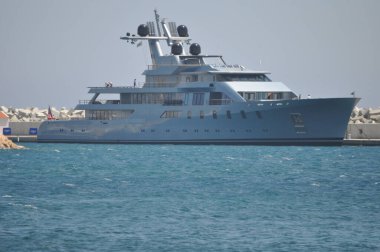 Denizdeki güzel lüks yat.