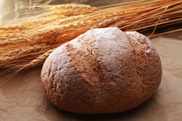 Brot und Getreidepflanze — Stockfoto