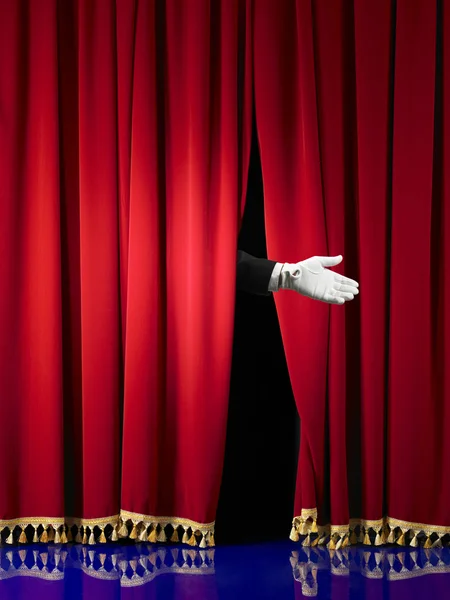 Abertura em cortina de palco — Fotografia de Stock
