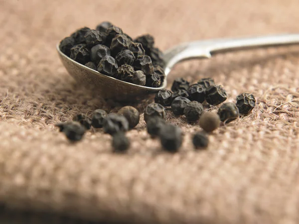 Black peppercorns — Stock Photo, Image