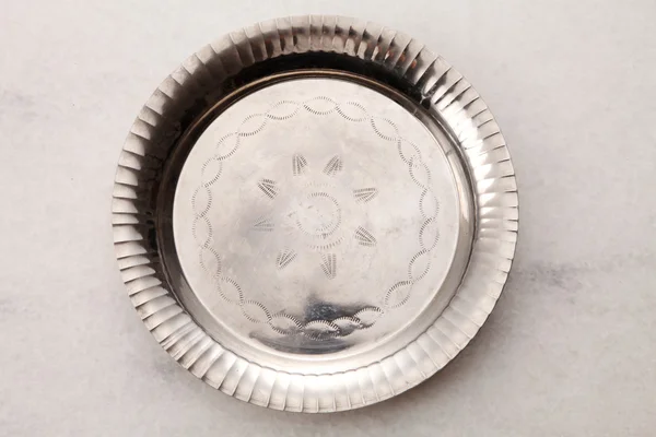 Stříbrná prázdný talíř — Stock fotografie