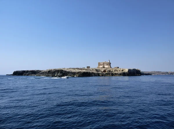 Ιταλία, Σικελία, portopalo di capo σπουργίτης (siracusa επαρχία), θέα του νησιού σπουργίτης capo και το αρχαίο φρούριο ισπανική — Φωτογραφία Αρχείου