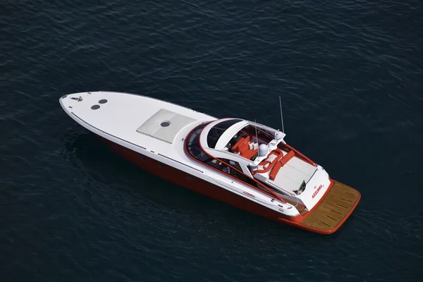 Olaszország, partjainál Nápoly, Azzurra luxus yacht le (boatyard: Cantieri di Baia), légi felvétel — Stock Fotó