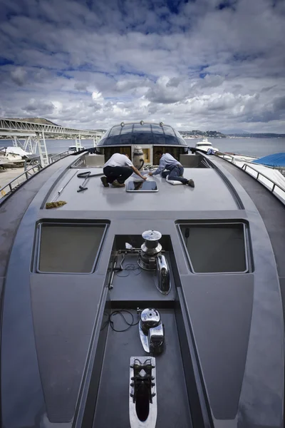 イタリア、バイア （ナポリ）、建設中のバイア 100 高級ヨット (ボートヤード: カルヴァーリオ ・ ディ ・ バイア) — ストック写真