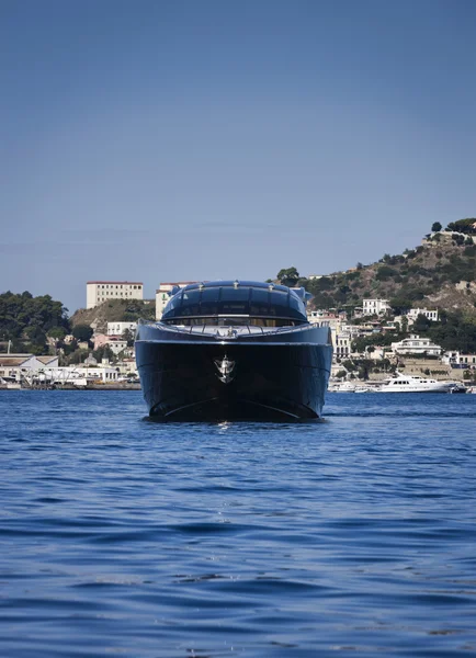 Włochy, baia (Neapol), baia 100 luksusowy jacht (Stocznia: cantieri di baia) — Zdjęcie stockowe