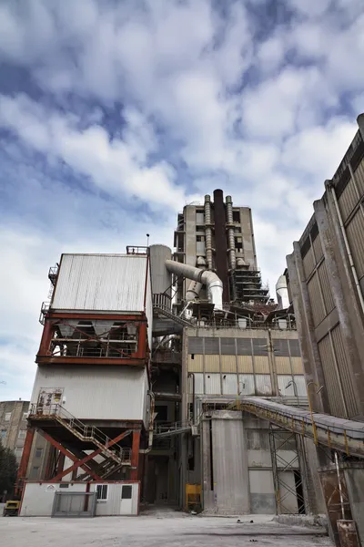 İtalya, maddaloni (Napoli), çimento fabrikası