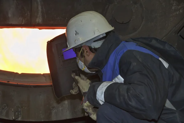 Itália, Maddaloni (Nápoles), fábrica de cimento, alto-forno — Fotografia de Stock