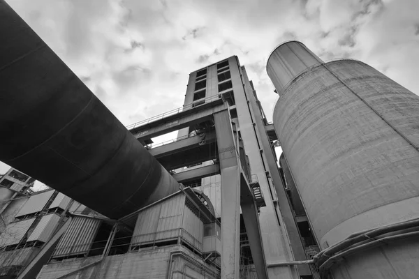 İtalya, maddaloni (Napoli), çimento fabrikası, yüksek fırın — Stok fotoğraf