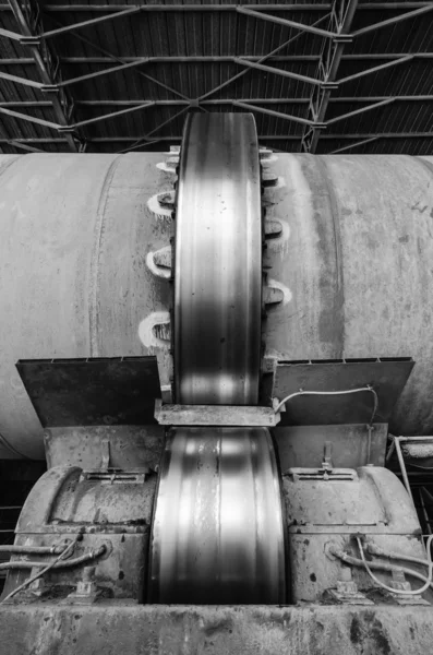Itália, Maddaloni, fábrica de cimento, alto-forno — Fotografia de Stock