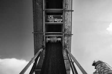 İtalya, maddaloni (Napoli), çimento fabrikası