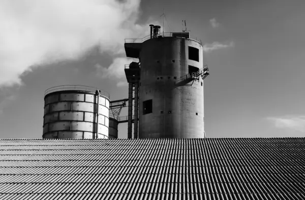 イタリア、マッダローニ （ナポリ）、セメント工場 — ストック写真