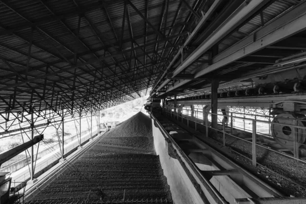 İtalya, maddaloni (Napoli), çimento fabrikası — Stok fotoğraf