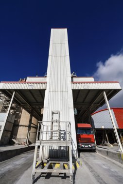 İtalya, maddaloni (Napoli), çimento fabrikası