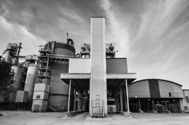 çimento fabrikası