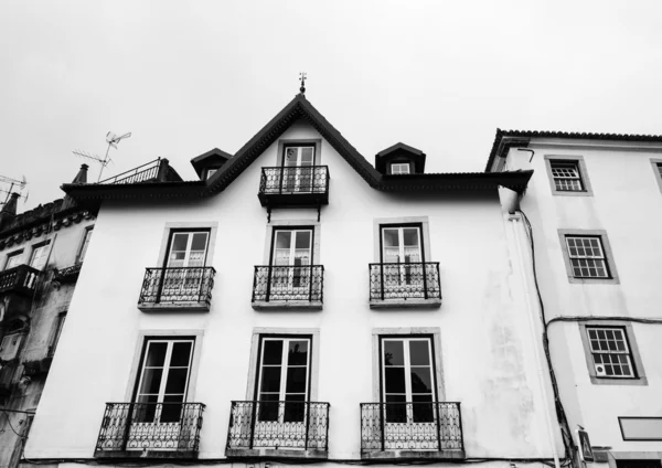 Португалия, деревня Синтра, старый частный дом — стоковое фото