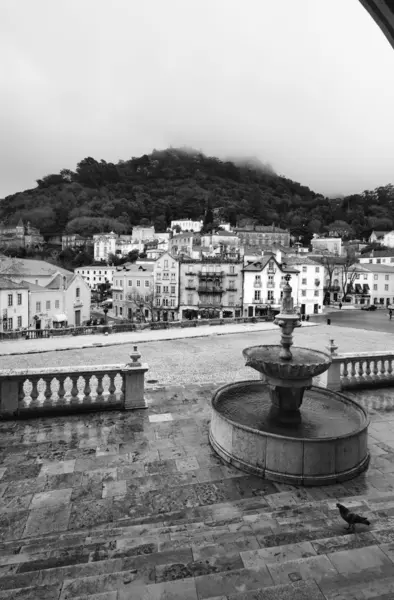 Португалія, Sintra села, старих будівель, видно з палацом Sintra — стокове фото
