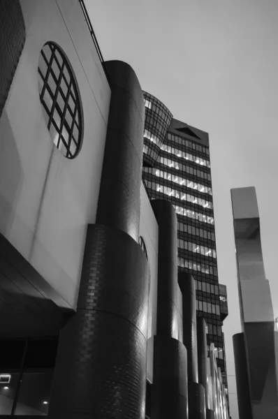 Portugal, Lisboa, edificios modernos en el centro al atardecer — Foto de Stock