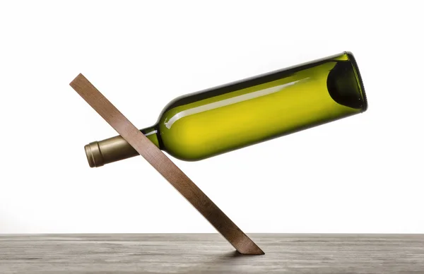 Italië, labelloze fles van witte wijn — Stockfoto