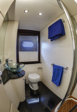Konuklar banyo