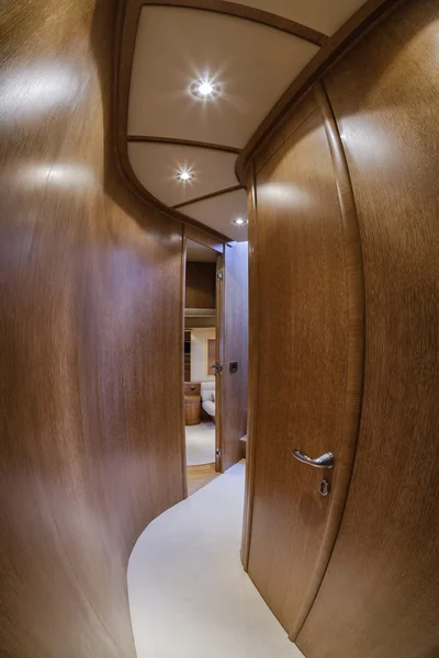 Corridoio di livello inferiore alle camere da letto — Foto Stock