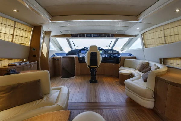 Italy, Alfamarine 78 luxury yacht, dinette and driving consolle — Stock Photo, Image