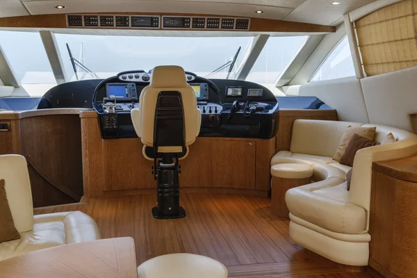 Italy, Alfamarine 78 luxury yacht, dinette and driving consolle — Stock Photo, Image