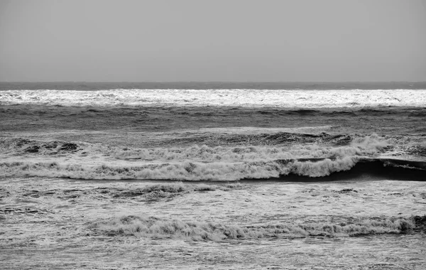 Mer Méditerranée agitée en hiver — Photo