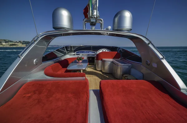 Rizzardi 63 luxury yacht, cockpit — Stock Photo, Image