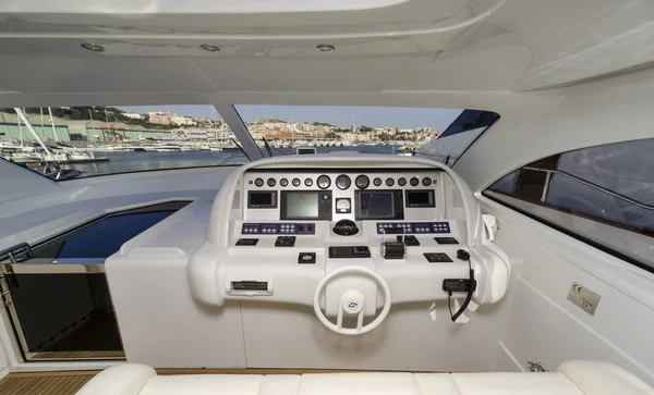 Rizzardi 73 luxury yacht, cockpit, driving consolle — Stock Photo, Image