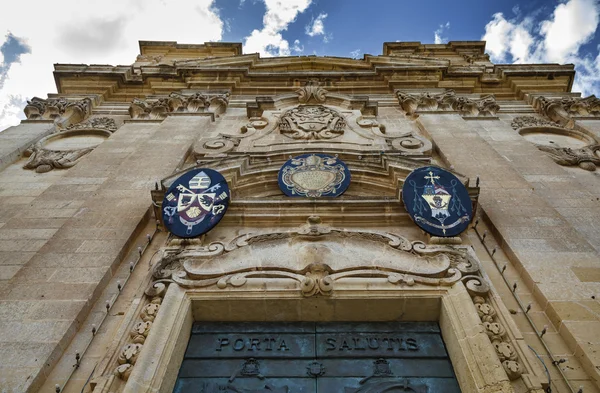Фасад собора Святого Георгия — стоковое фото