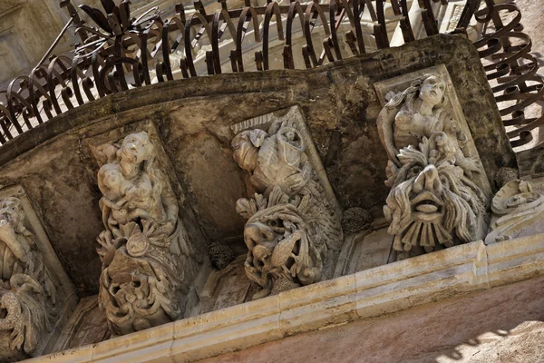 Fachada barroca do Palácio Cosentini — Fotografia de Stock