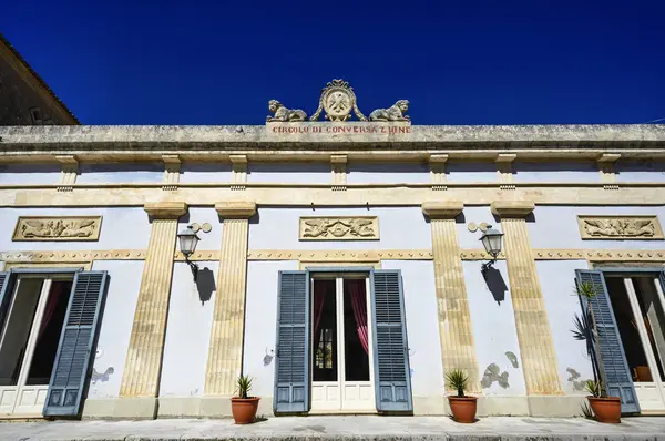 La fachada barroca de un edificio privado — Foto de Stock