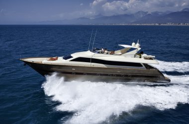 82' lüks yat, havadan görünümü