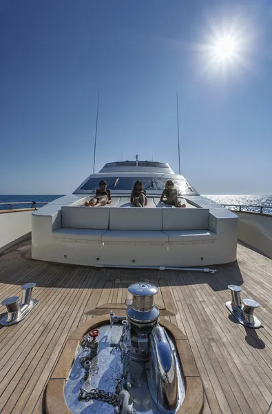 Italy, Tyrrhenian sea, off the coast of Viareggio, 82' luxury yacht, bow sundeck — Stock Photo, Image